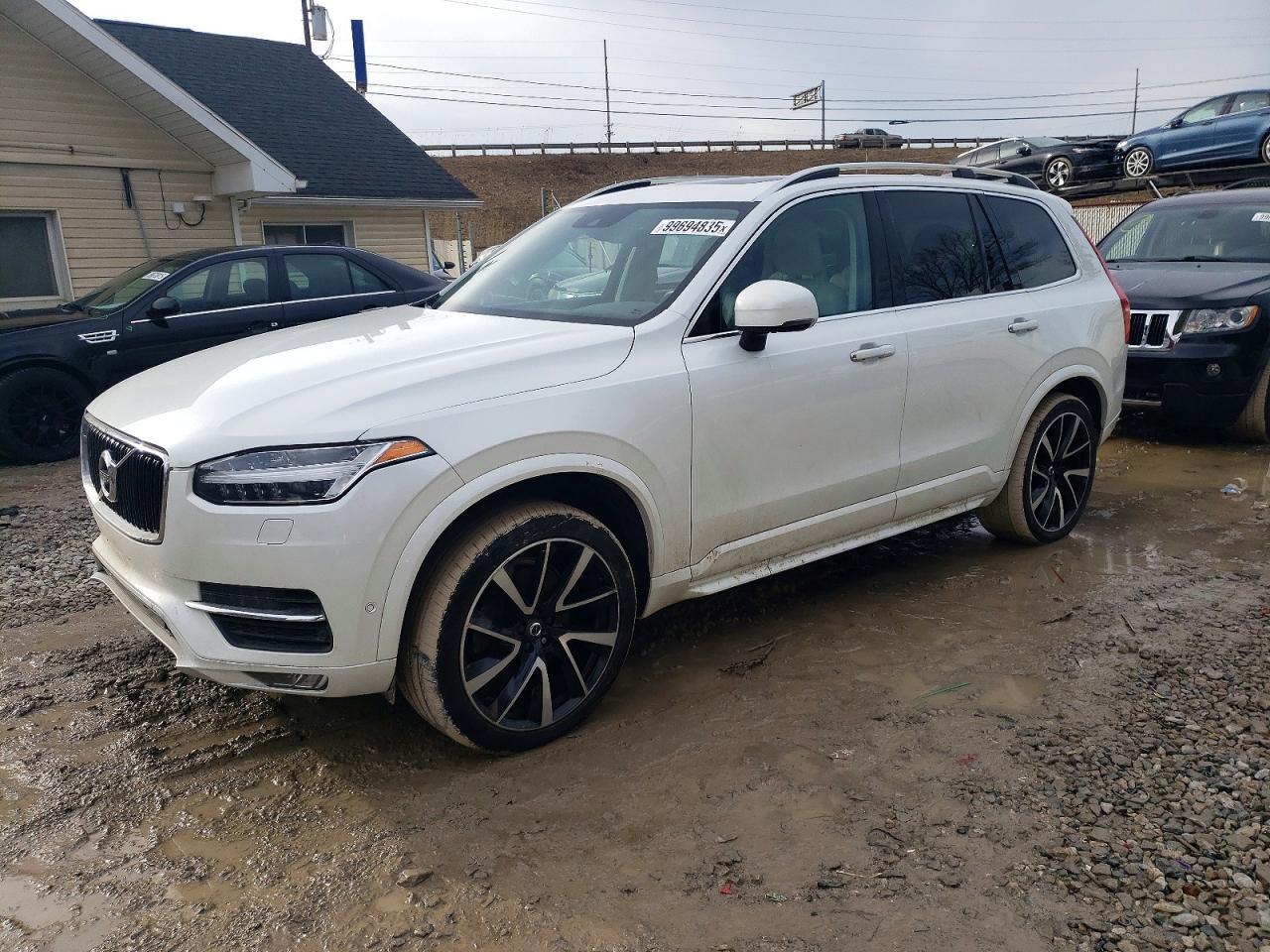 2018 VOLVO XC90