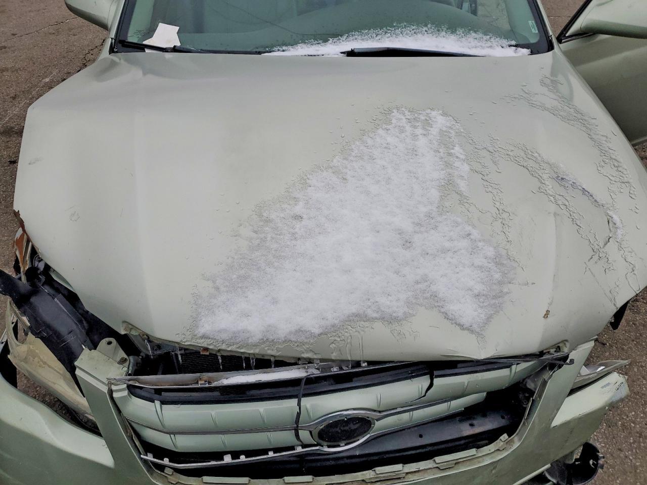 2005 TOYOTA Avalon
