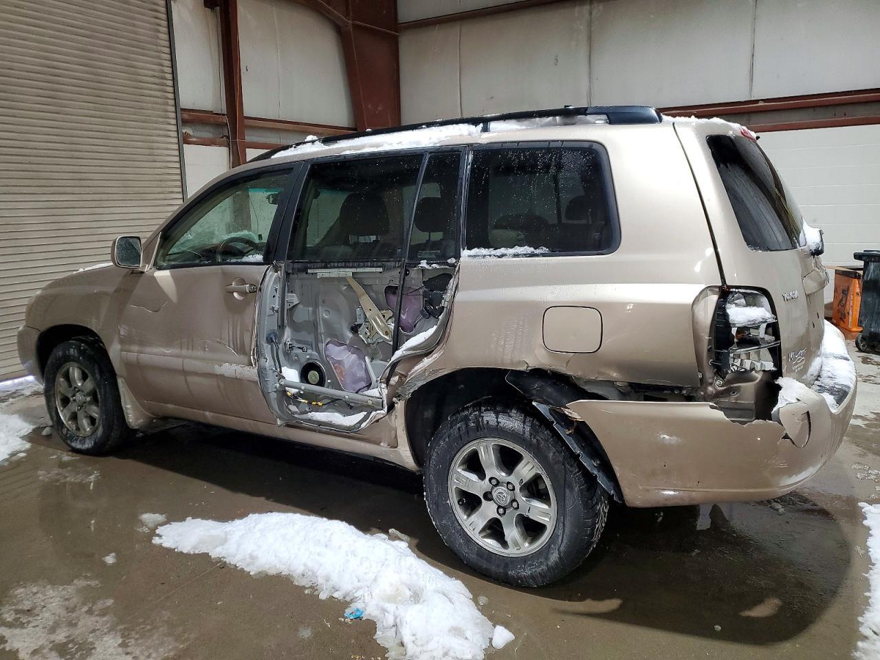 2004 TOYOTA HIGHLANDER