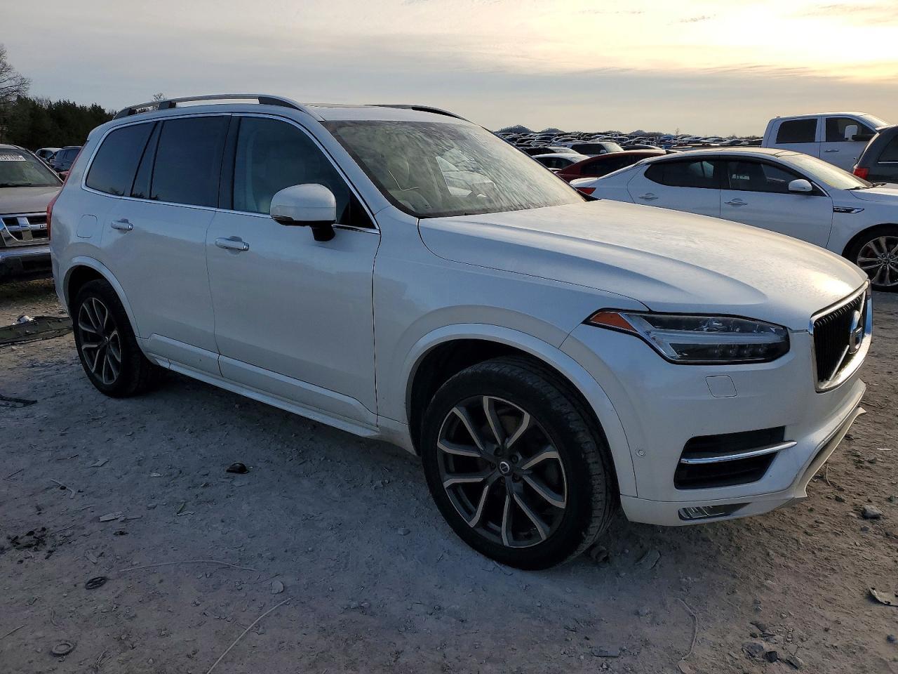 2017 VOLVO XC90