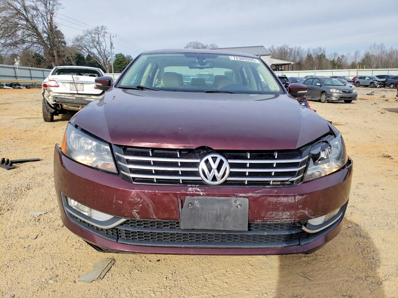 2013 VOLKSWAGEN Passat