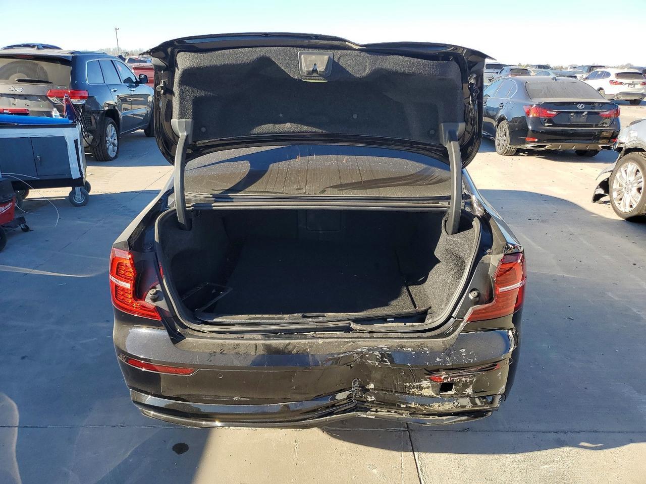 2024 VOLVO S60