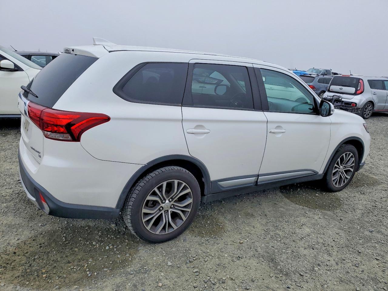 2018 MITSUBISHI outlander