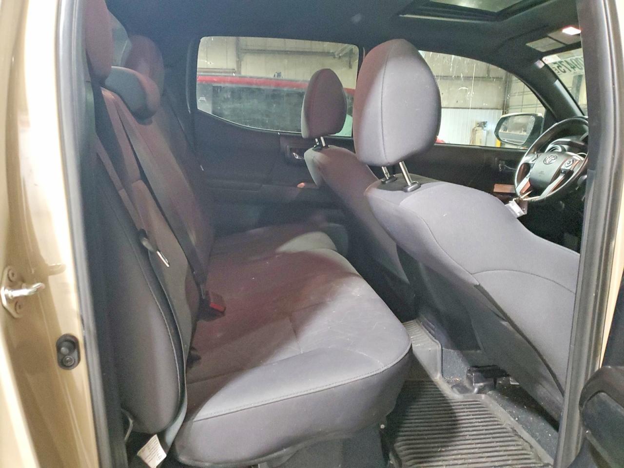 2016 TOYOTA TACOMA