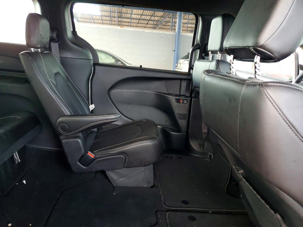 2025 CHRYSLER Voyager