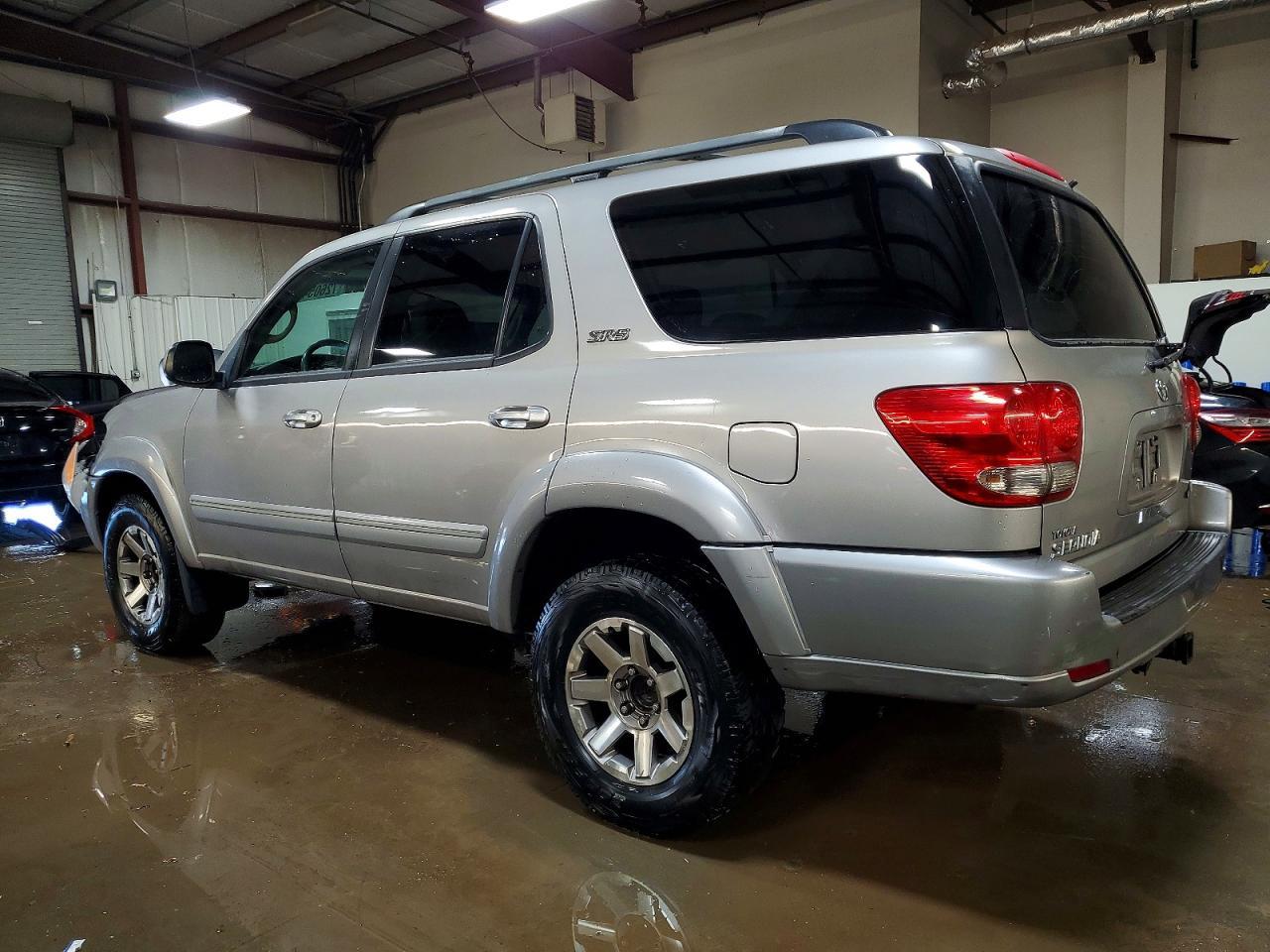 2005 TOYOTA Sequoia