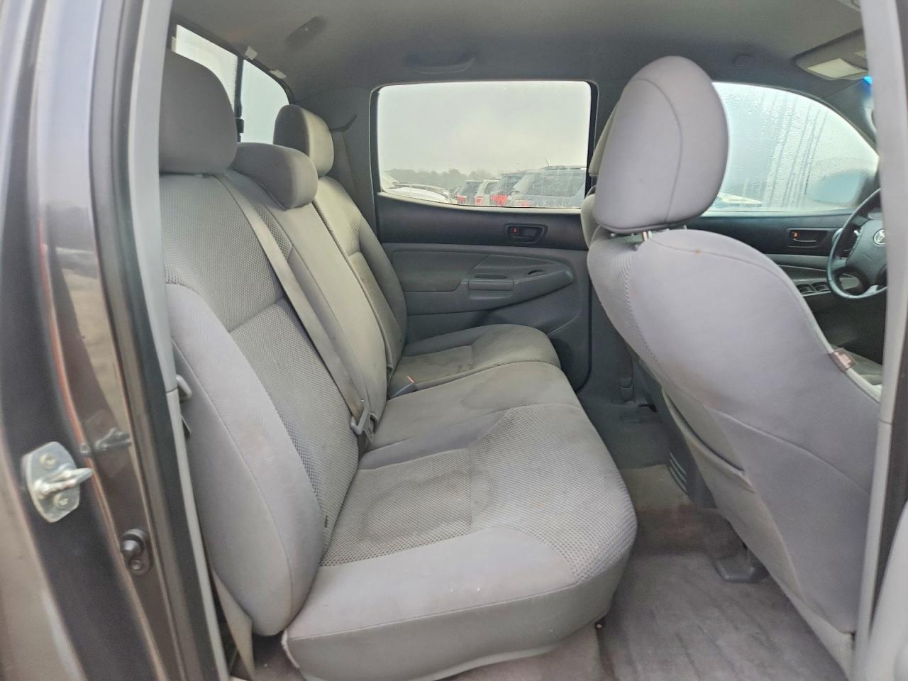 2011 TOYOTA TACOMA