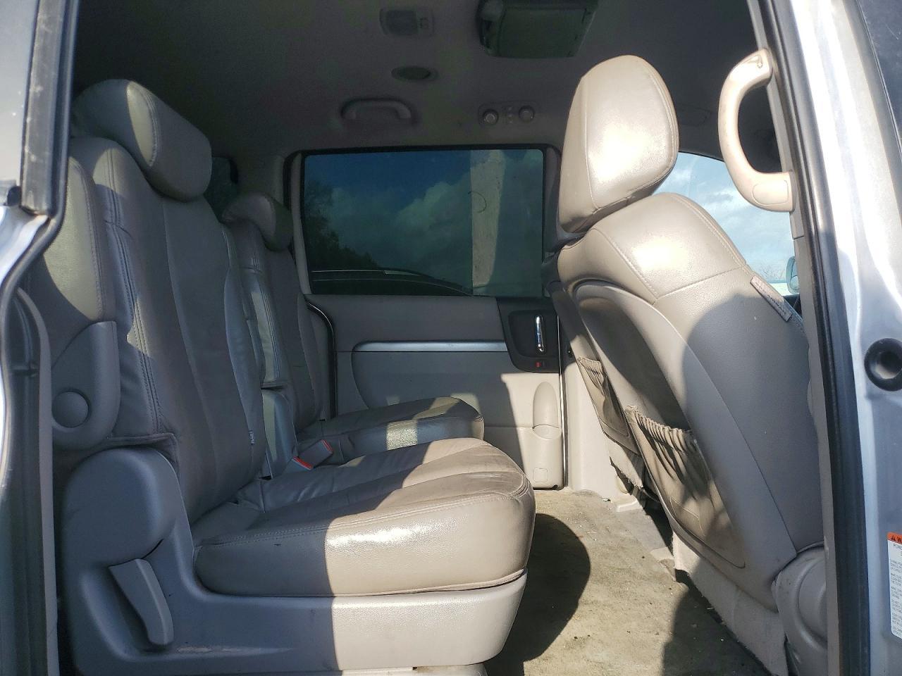 2008 HYUNDAI Entourage