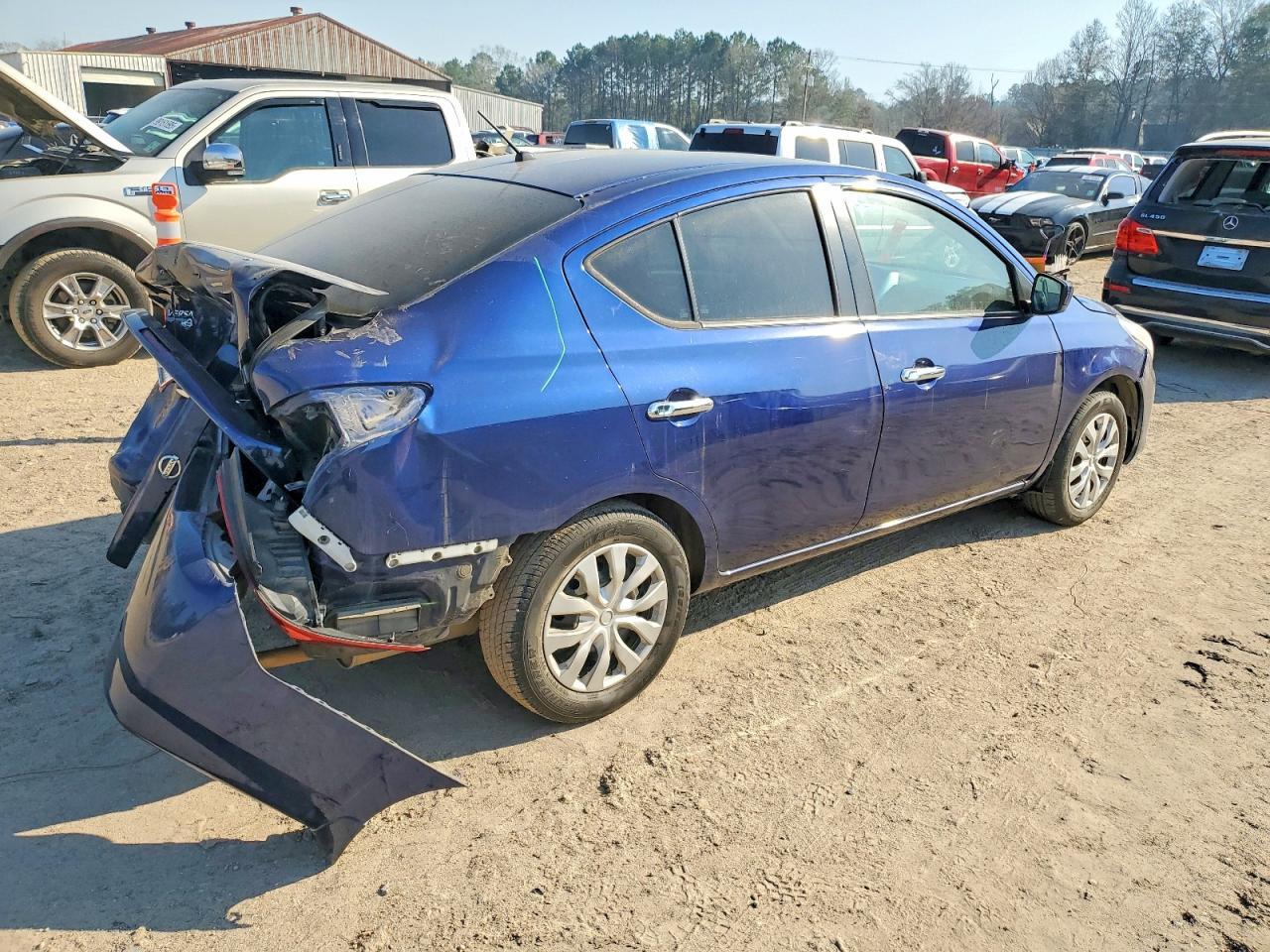 2018 NISSAN VERSA