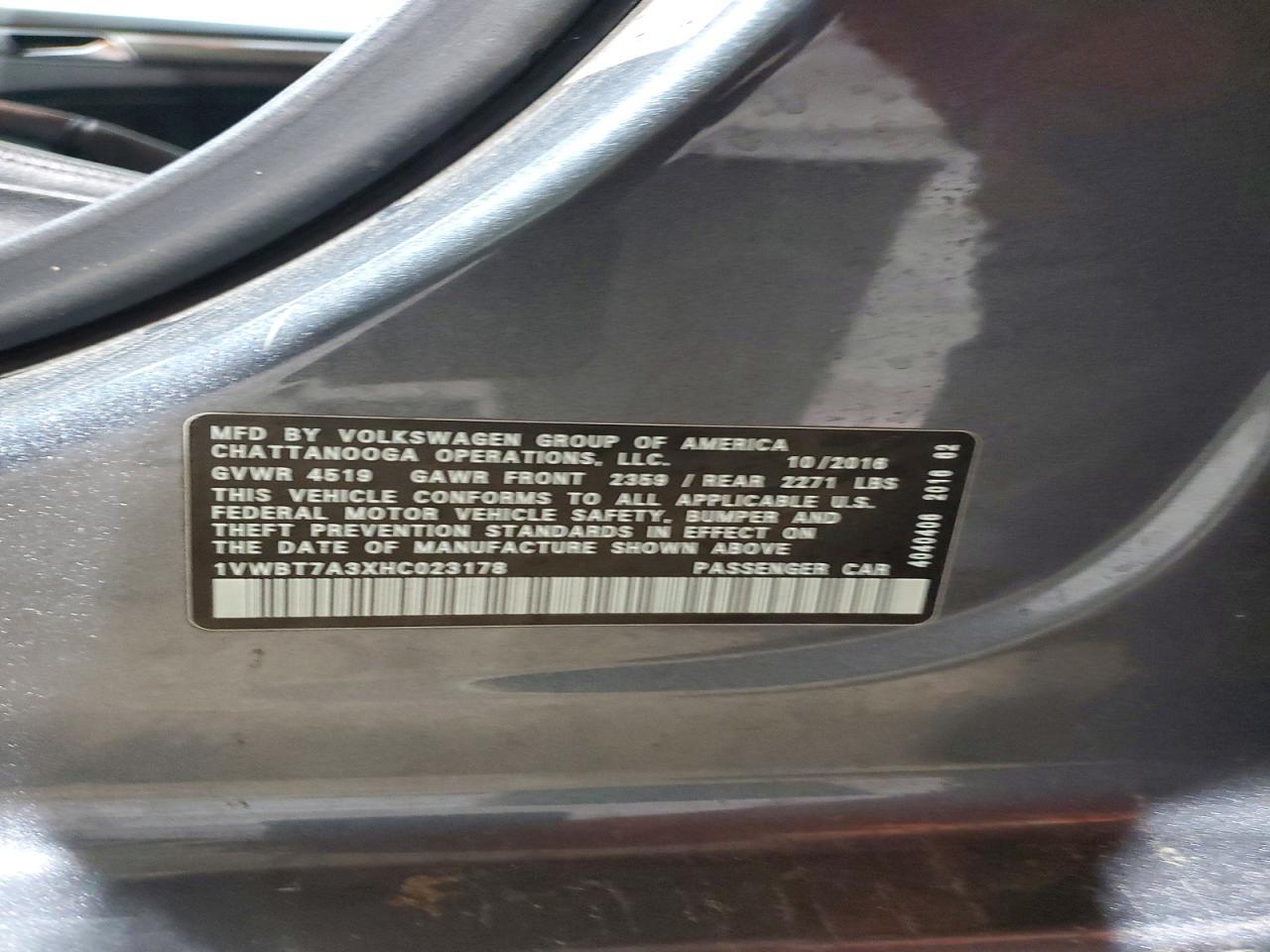 2017 VOLKSWAGEN Passat