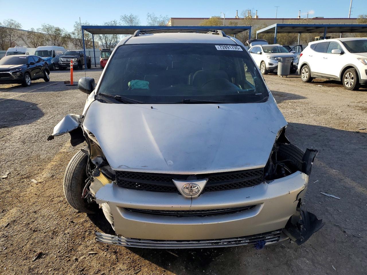 2004 TOYOTA SIENNA