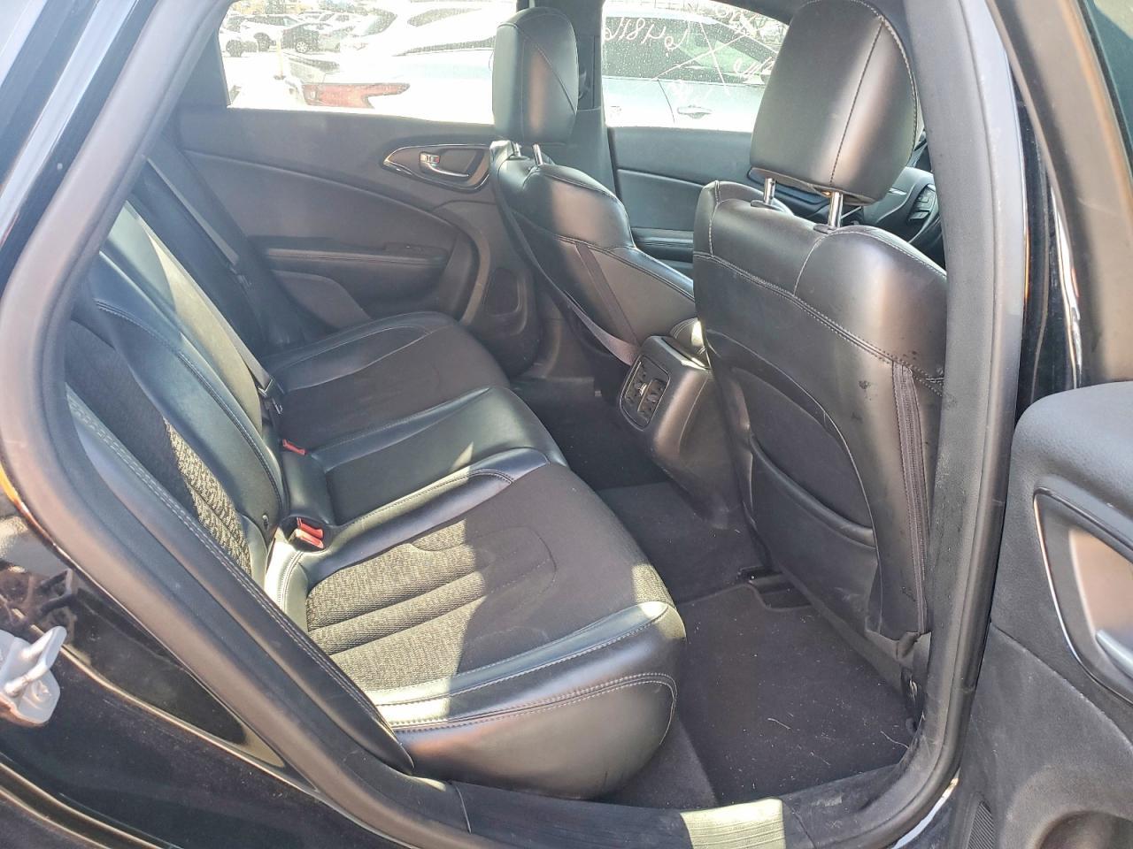 2015 CHRYSLER 200