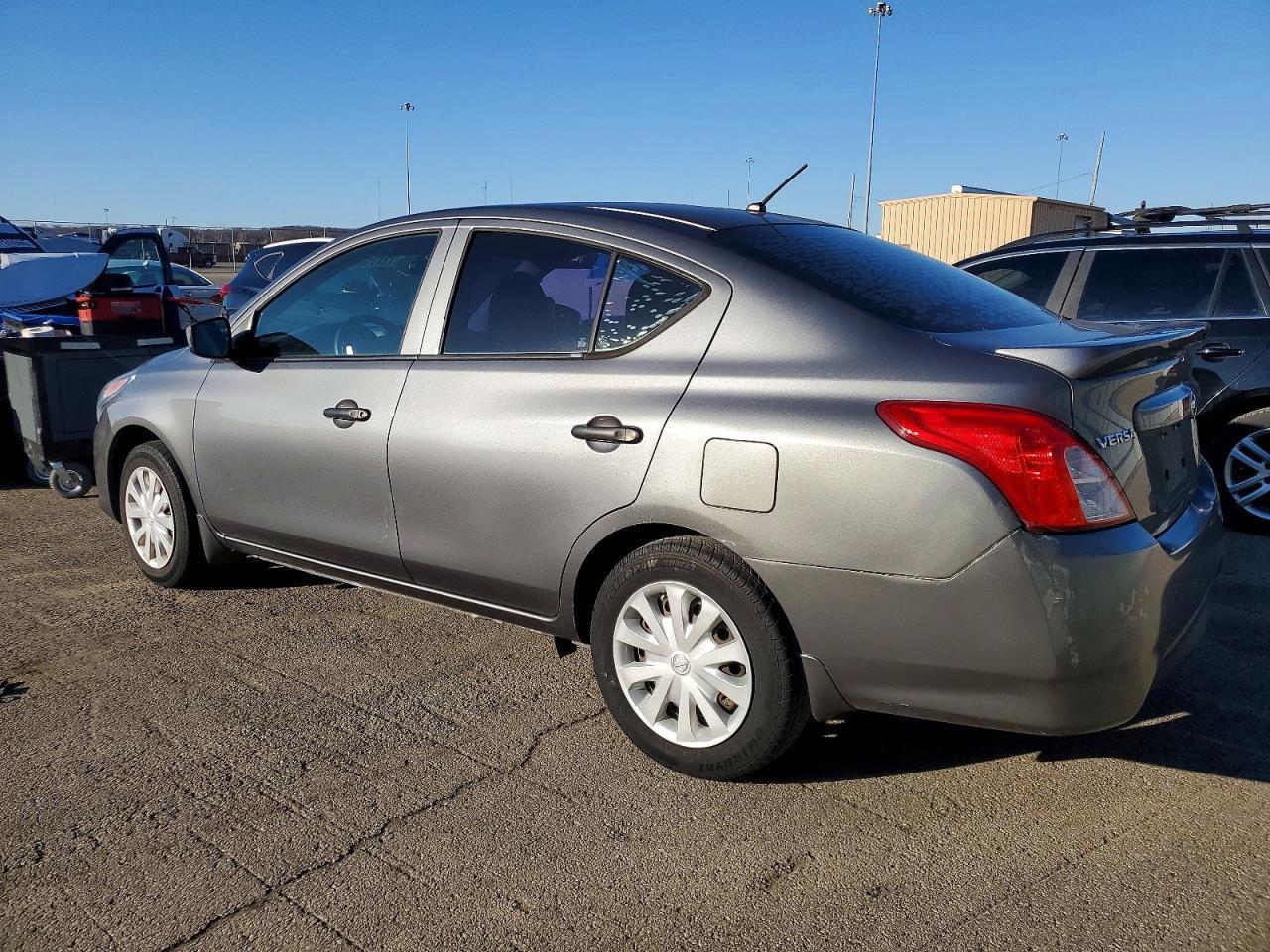 2016 NISSAN VERSA