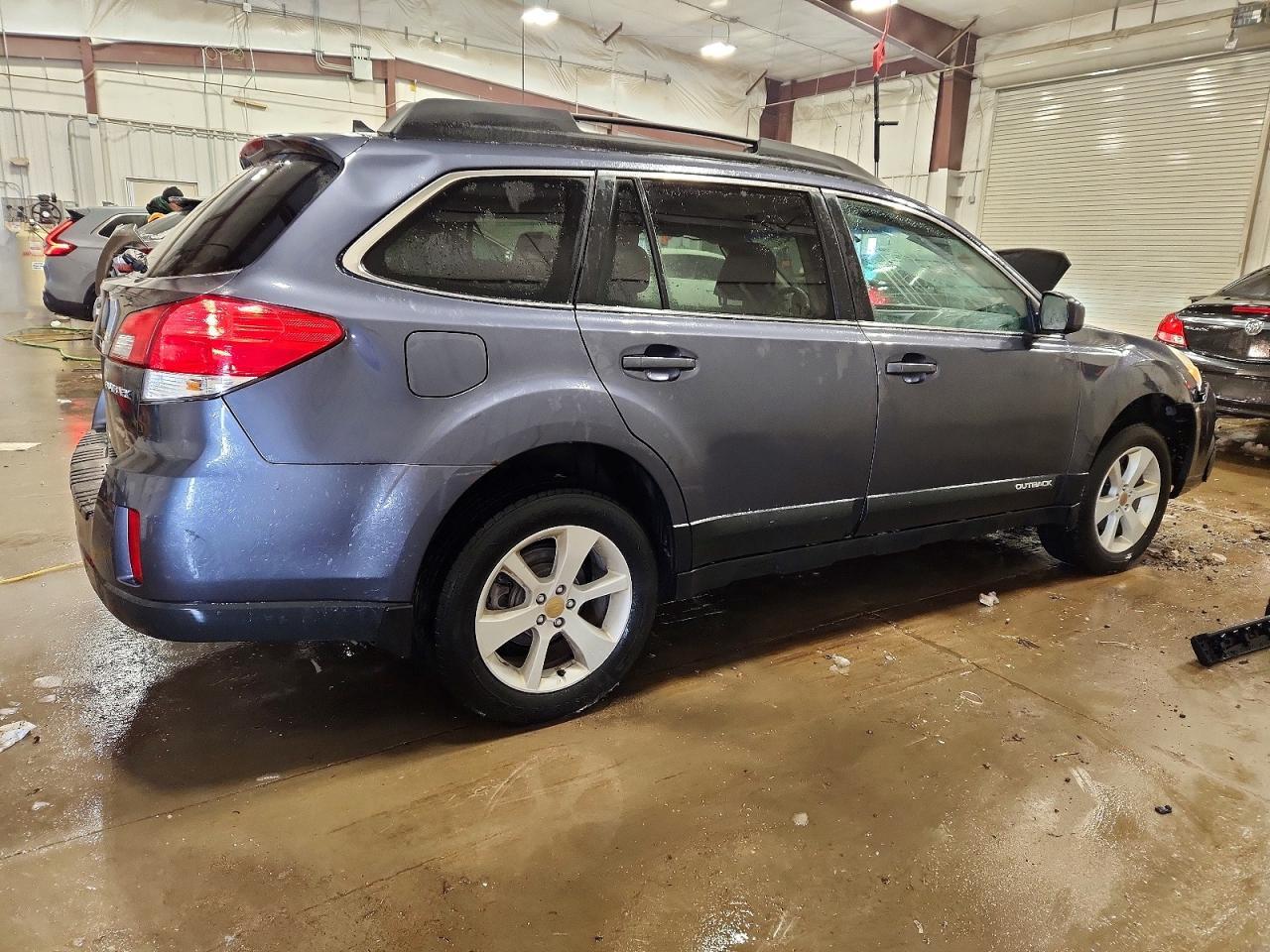 2014 SUBARU Outback