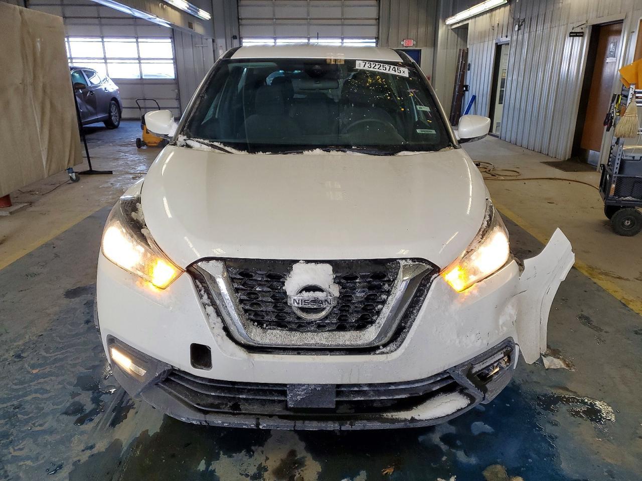 2020 NISSAN KICKS