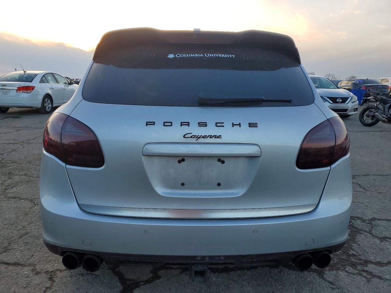 2013 PORSCHE CAYENNE