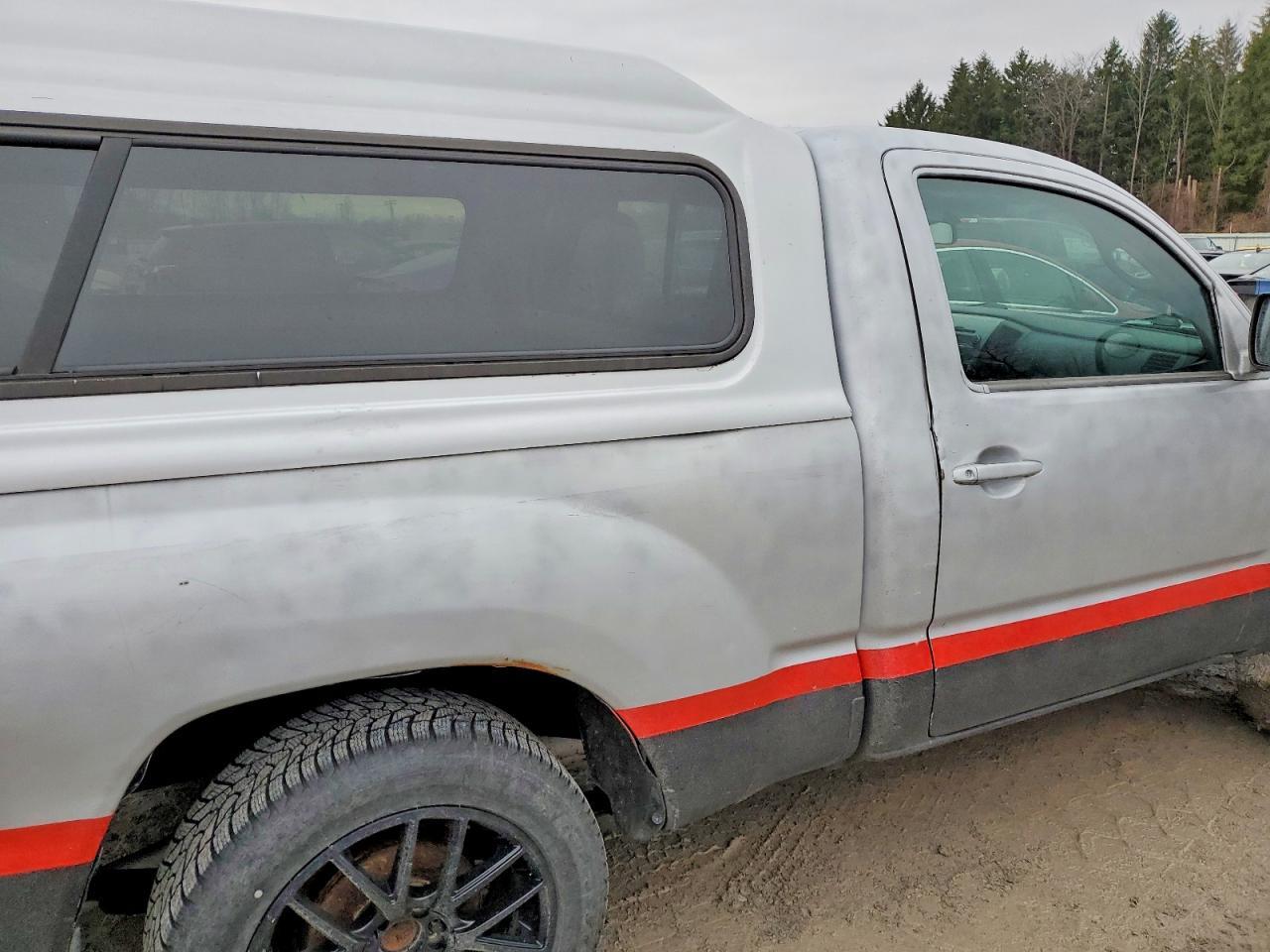 2011 TOYOTA TACOMA