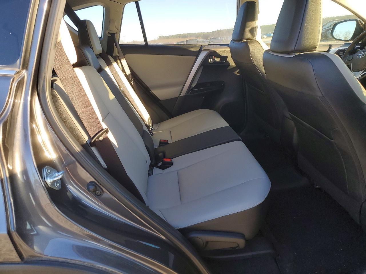 2016 TOYOTA RAV4