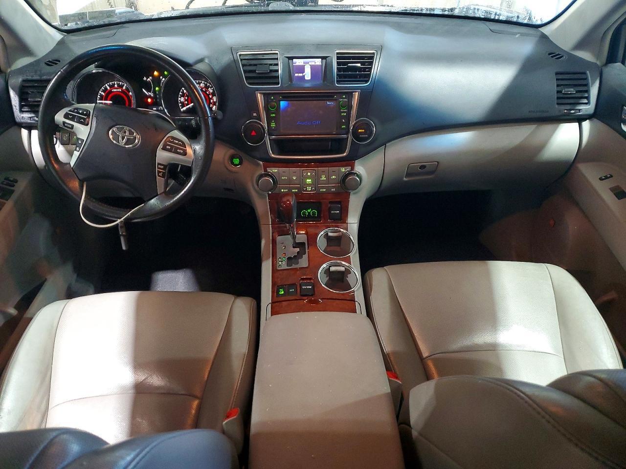 2013 TOYOTA HIGHLANDER