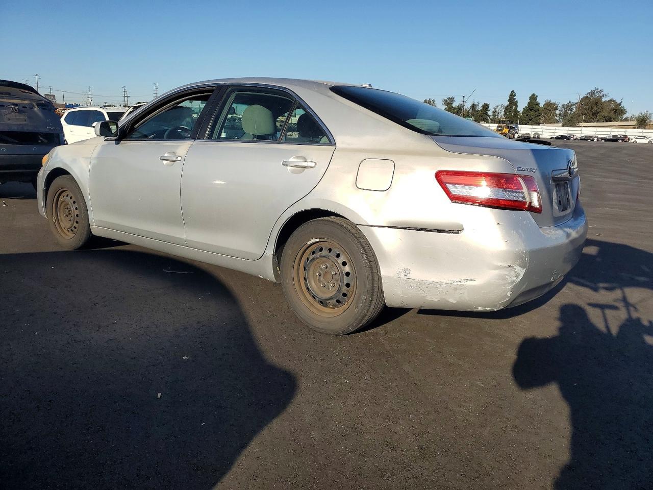 2011 TOYOTA CAMRY