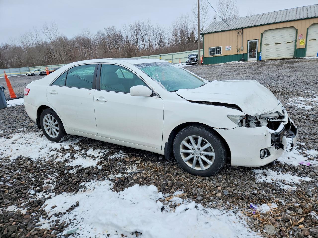 2011 TOYOTA CAMRY