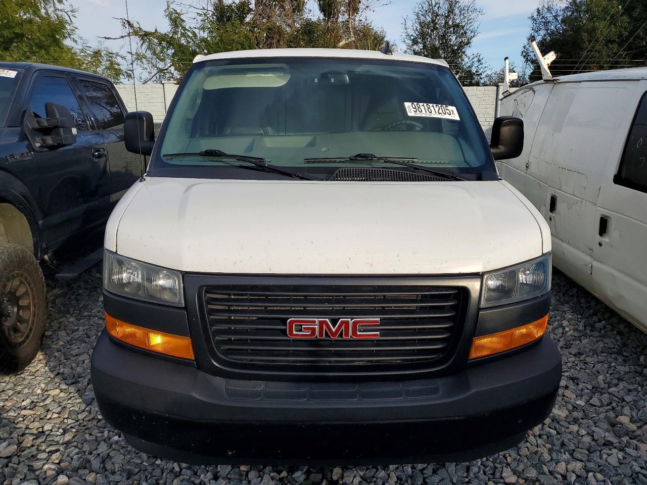 2023 GMC Savana