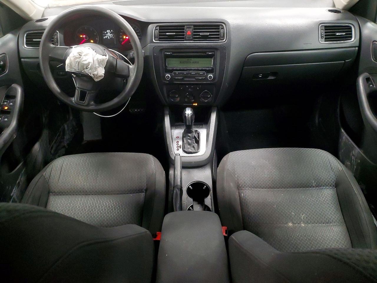2011 VOLKSWAGEN JETTA