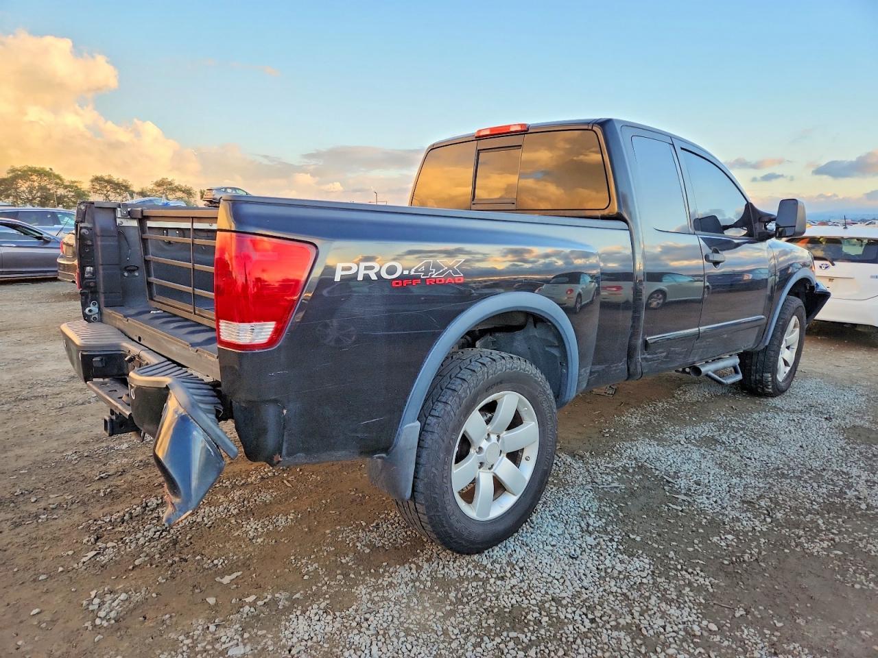 2012 NISSAN Titan