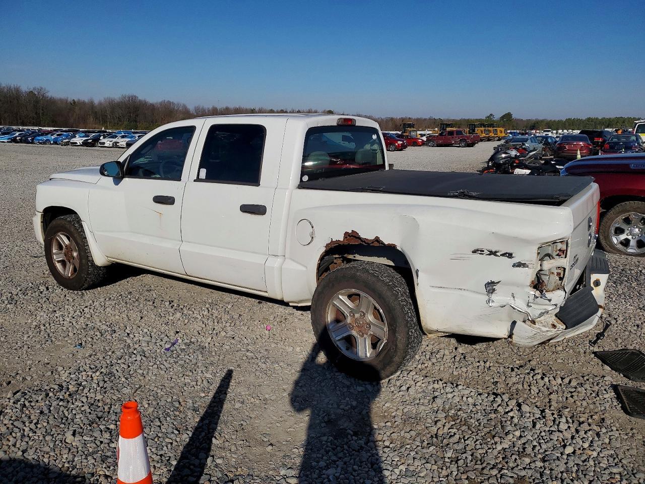 2010 DODGE Dakota