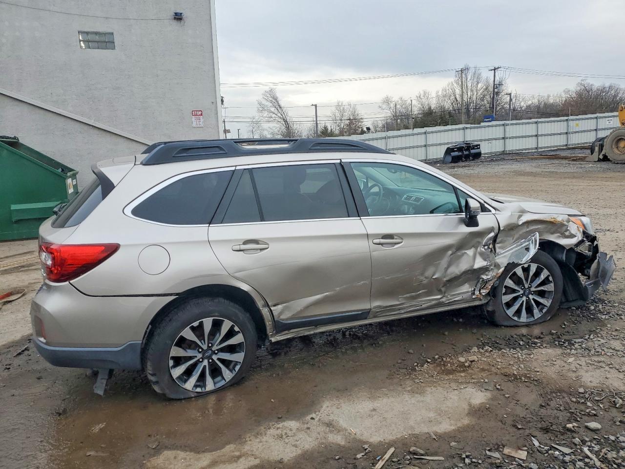 2015 SUBARU Outback