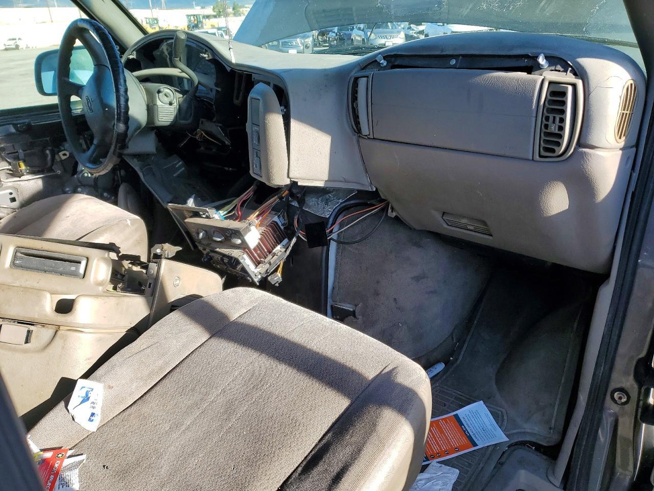 2003 CHEVROLET Astro