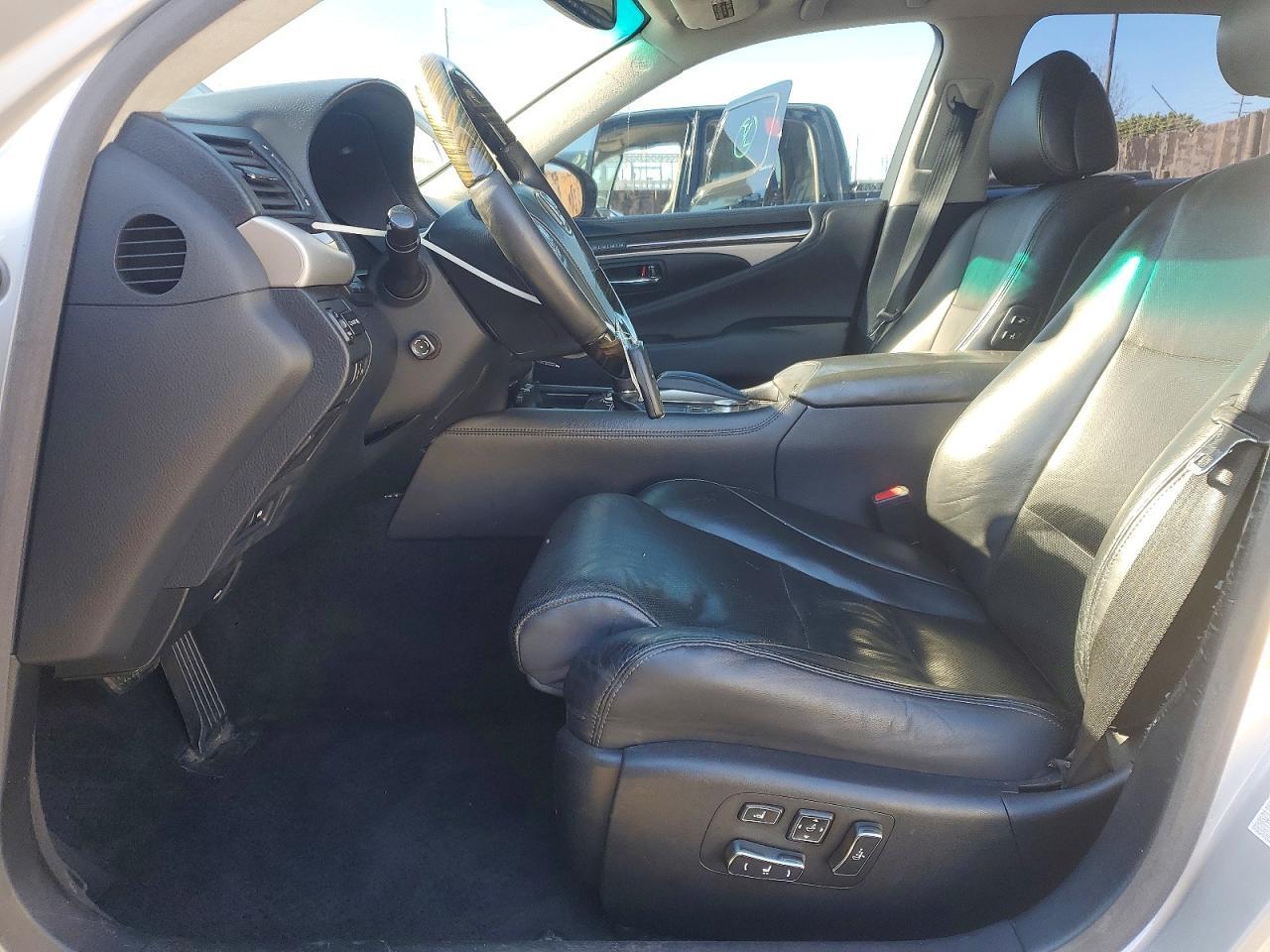 2015 LEXUS LS 460
