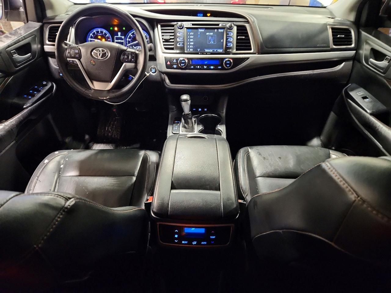2016 TOYOTA HIGHLANDER