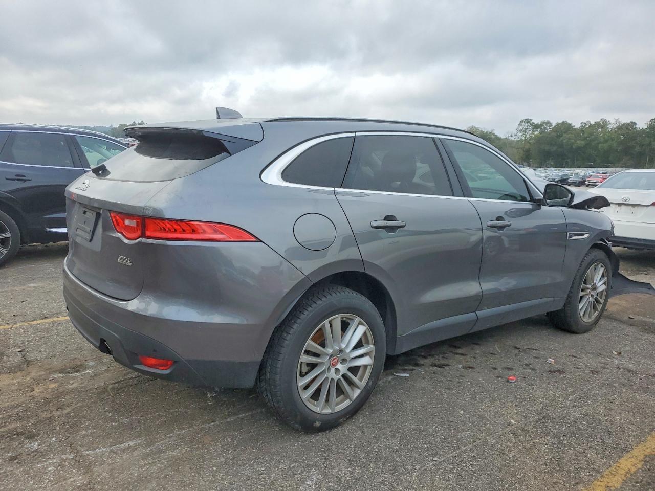 2018 JAGUAR F-Pace