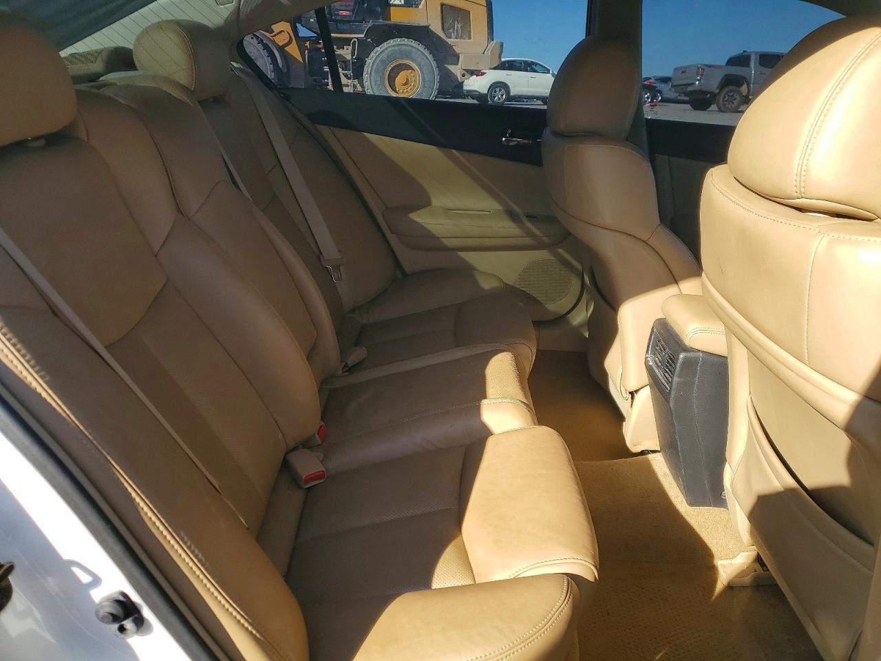 2010 NISSAN Maxima