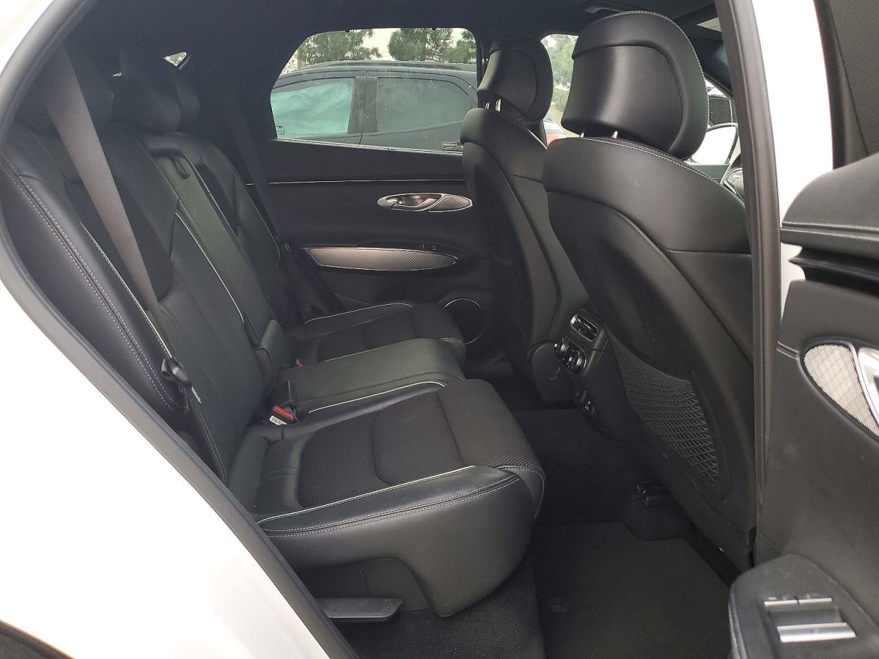 2023 GENESIS GV70