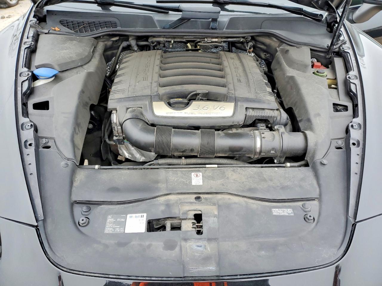 2014 PORSCHE CAYENNE