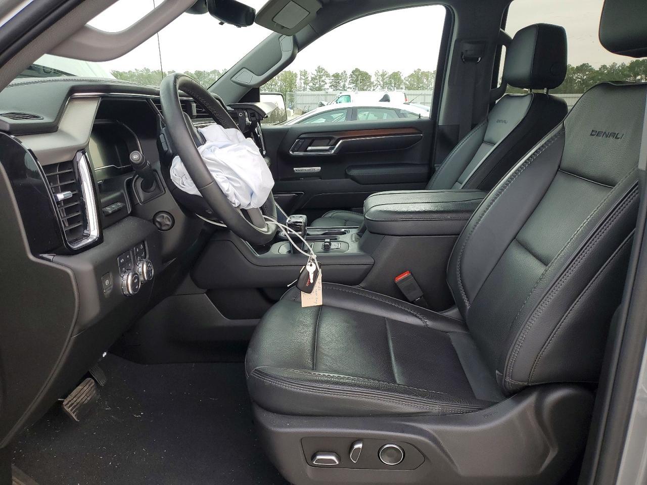 2024 GMC Sierra