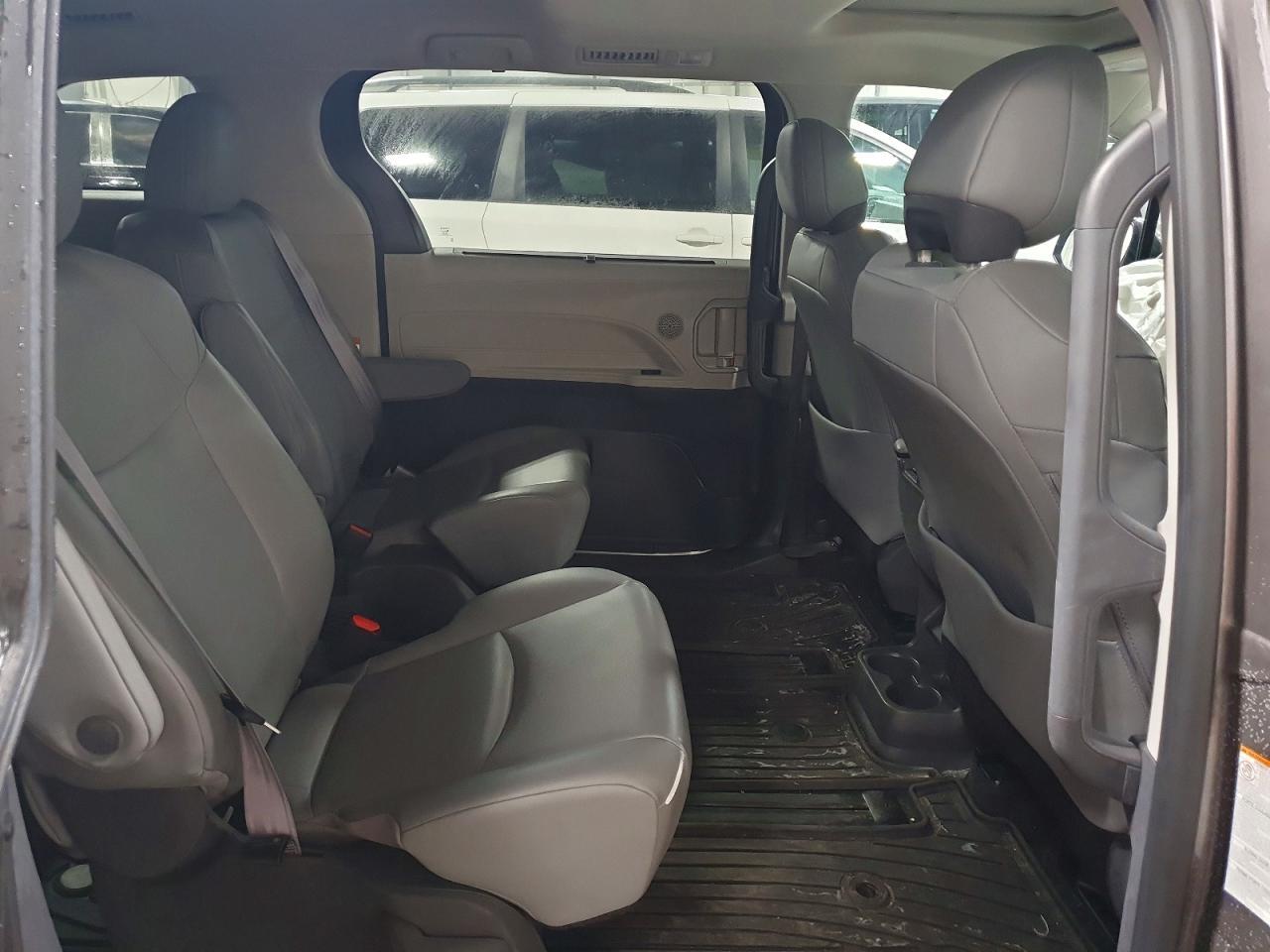 2021 TOYOTA SIENNA