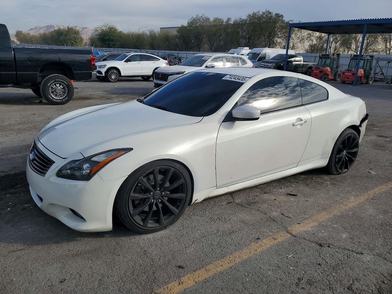 2011 INFINITI G37