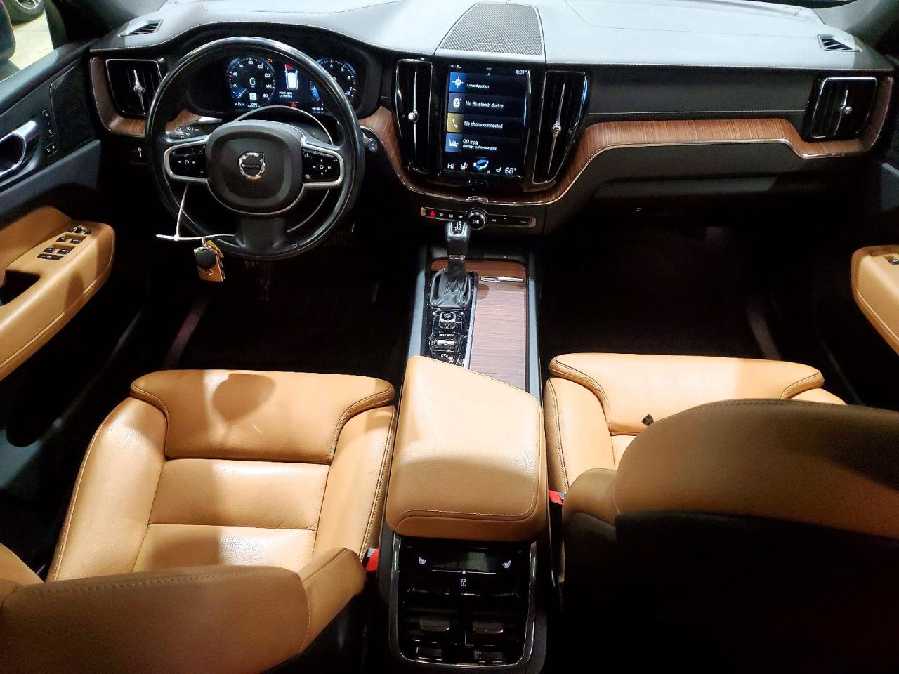 2020 VOLVO XC60