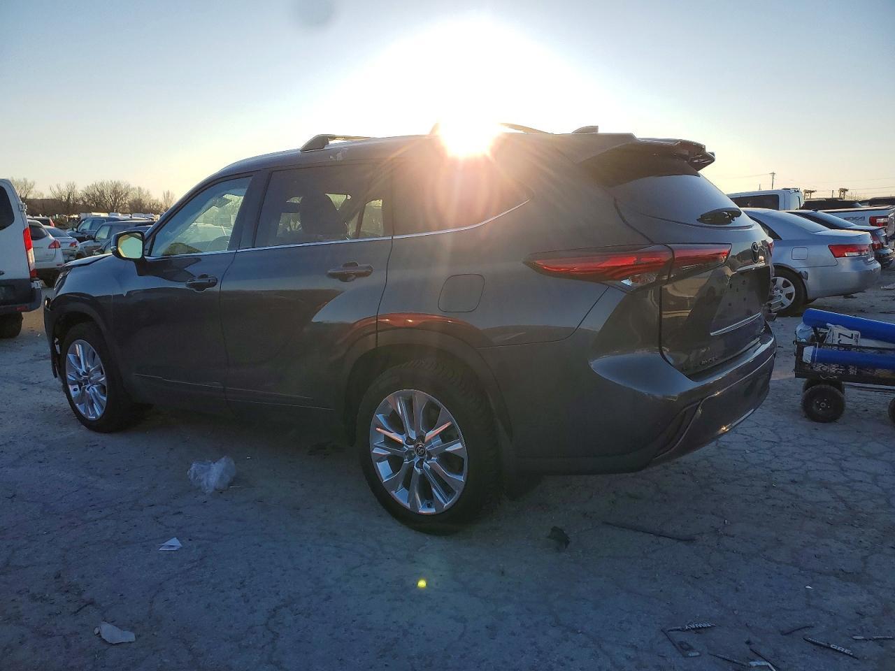 2022 TOYOTA HIGHLANDER
