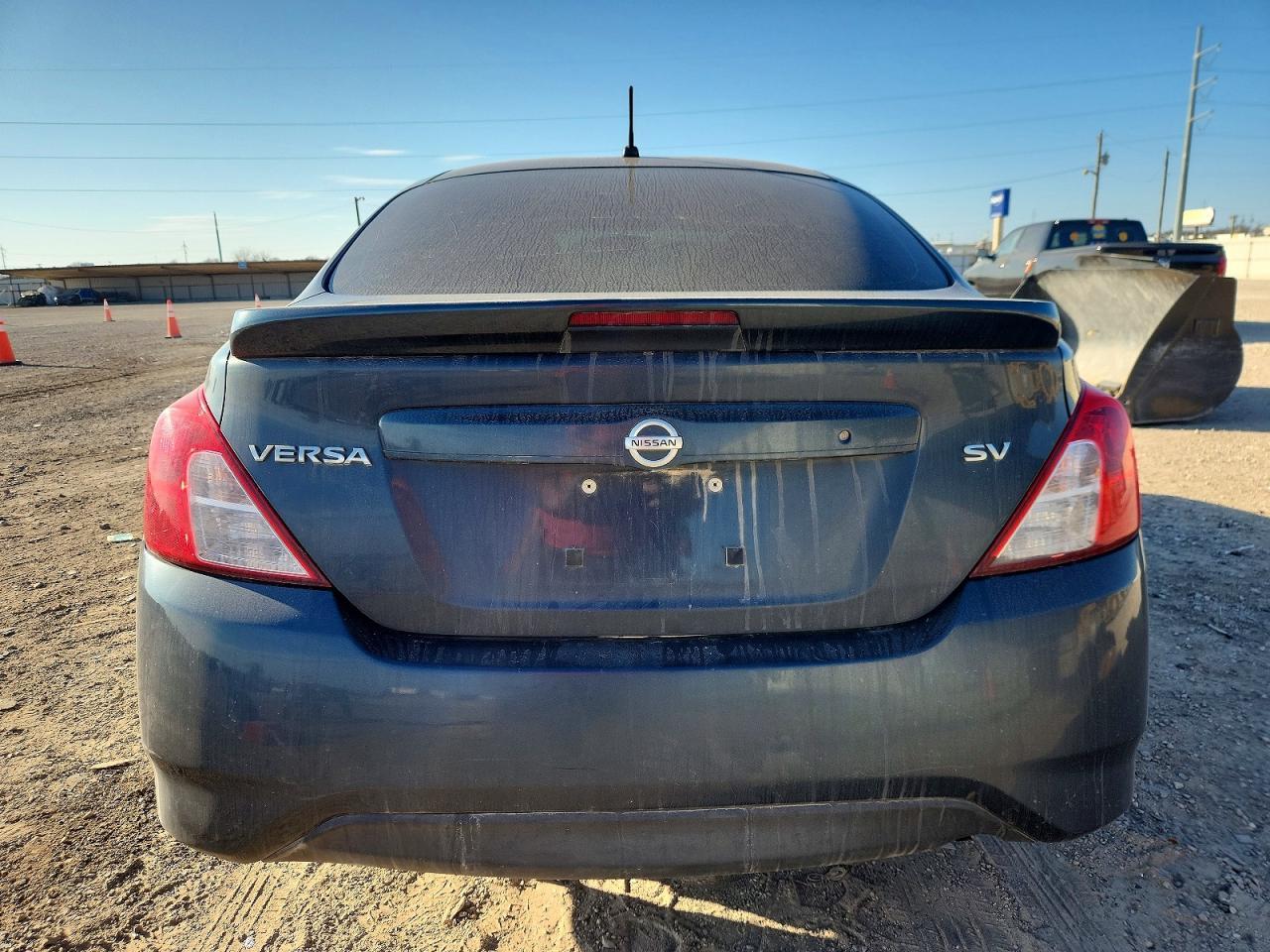 2017 NISSAN VERSA