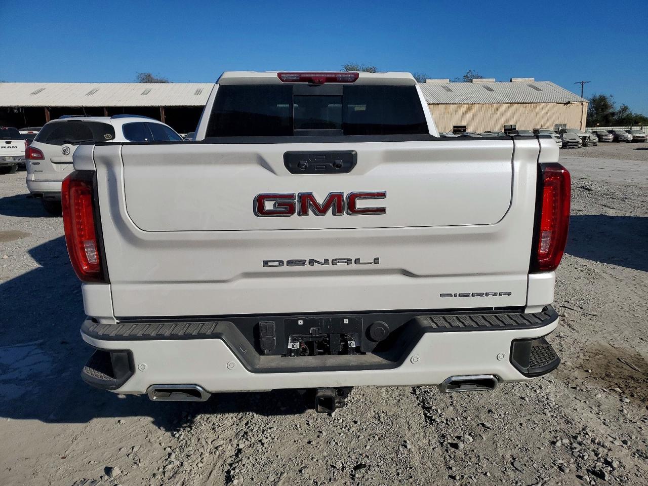2023 GMC Sierra