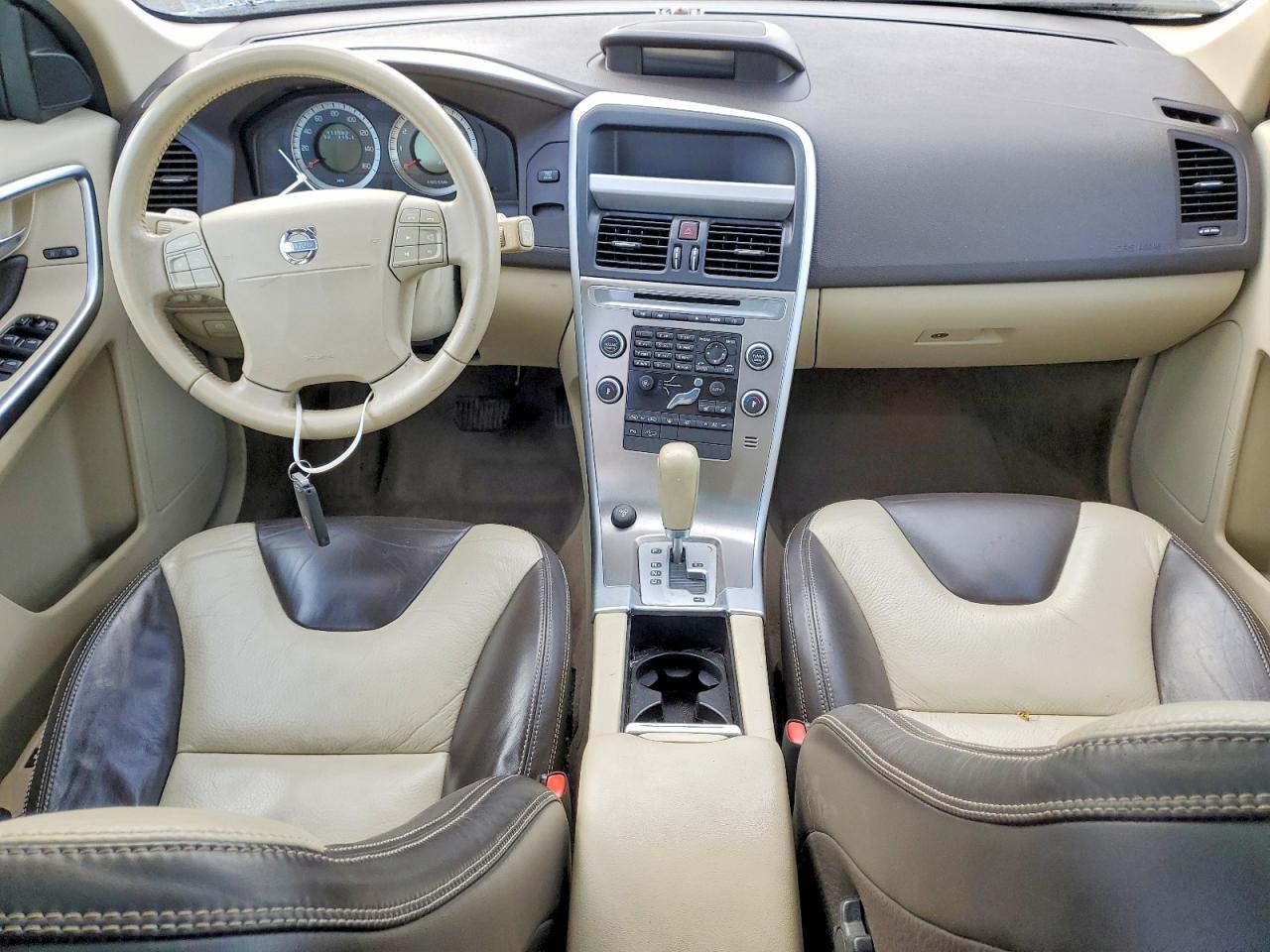2010 VOLVO XC60