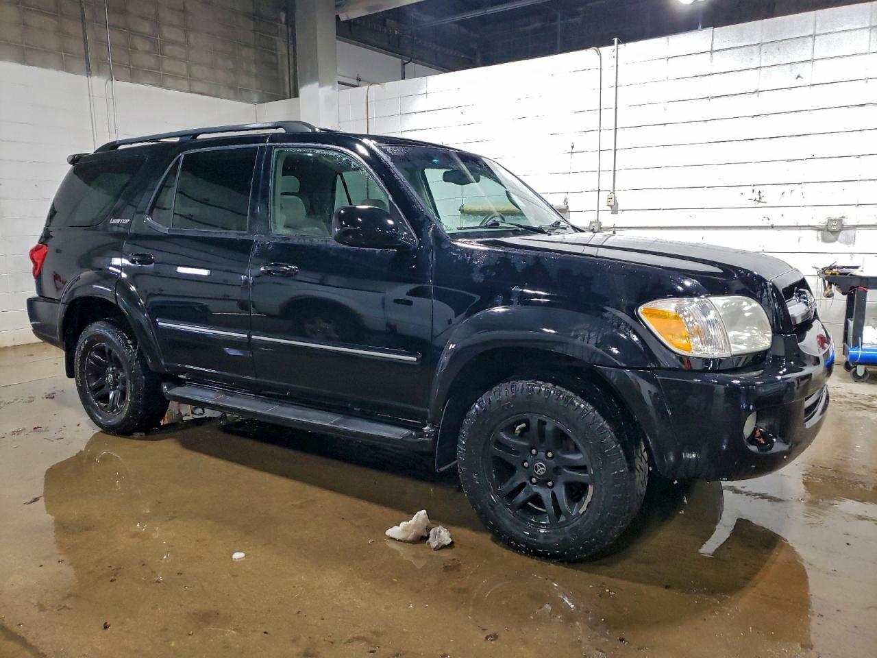 2005 TOYOTA Sequoia