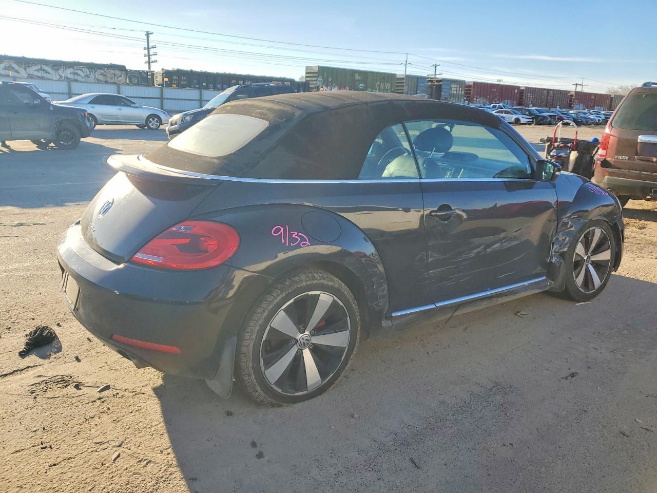 2013 VOLKSWAGEN Beetle