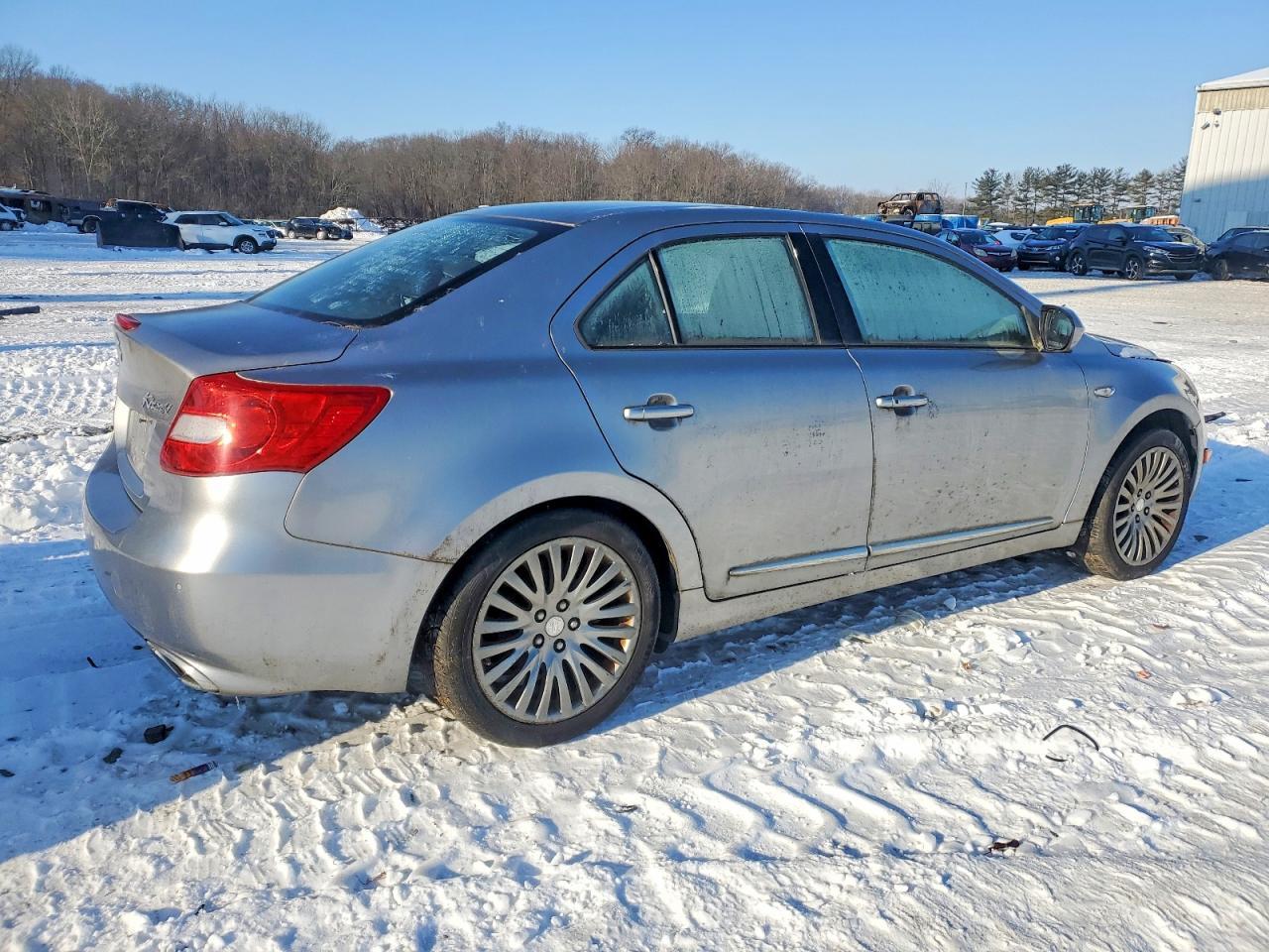 2010 SUZUKI Kizashi