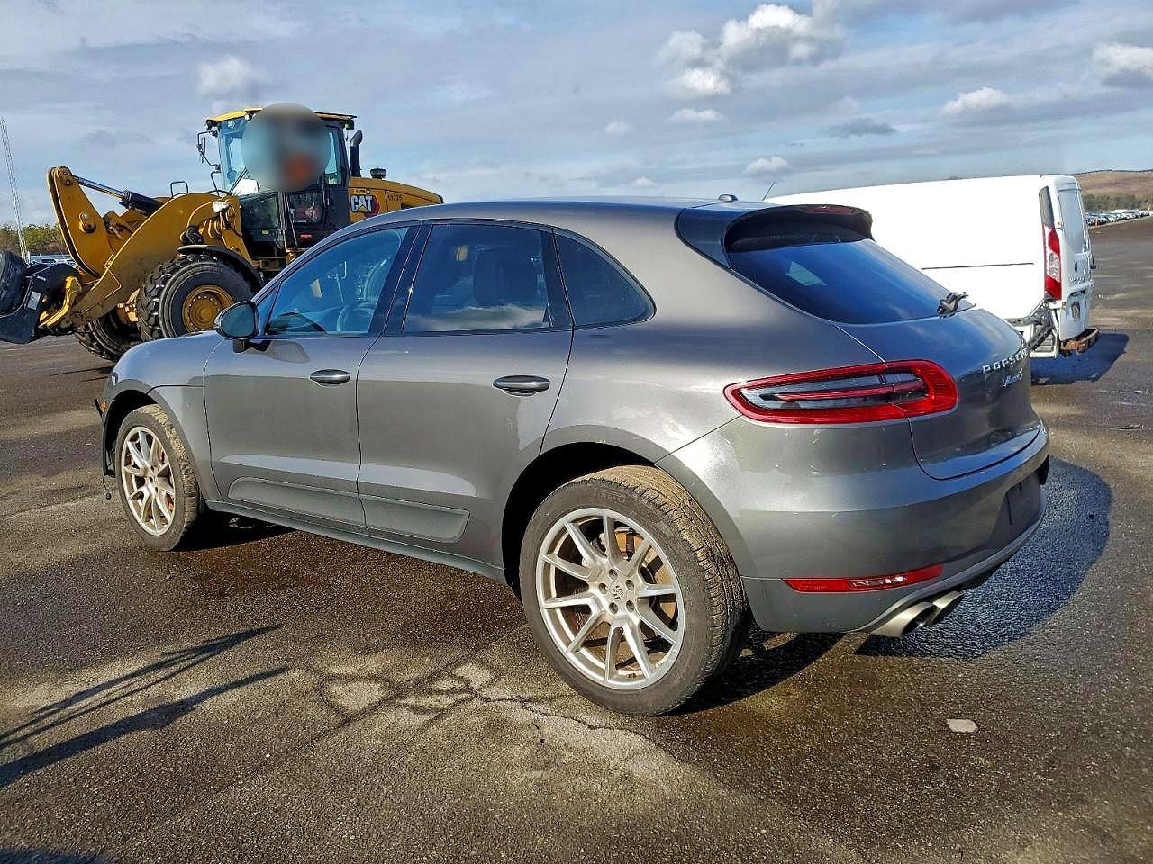 2015 PORSCHE Macan