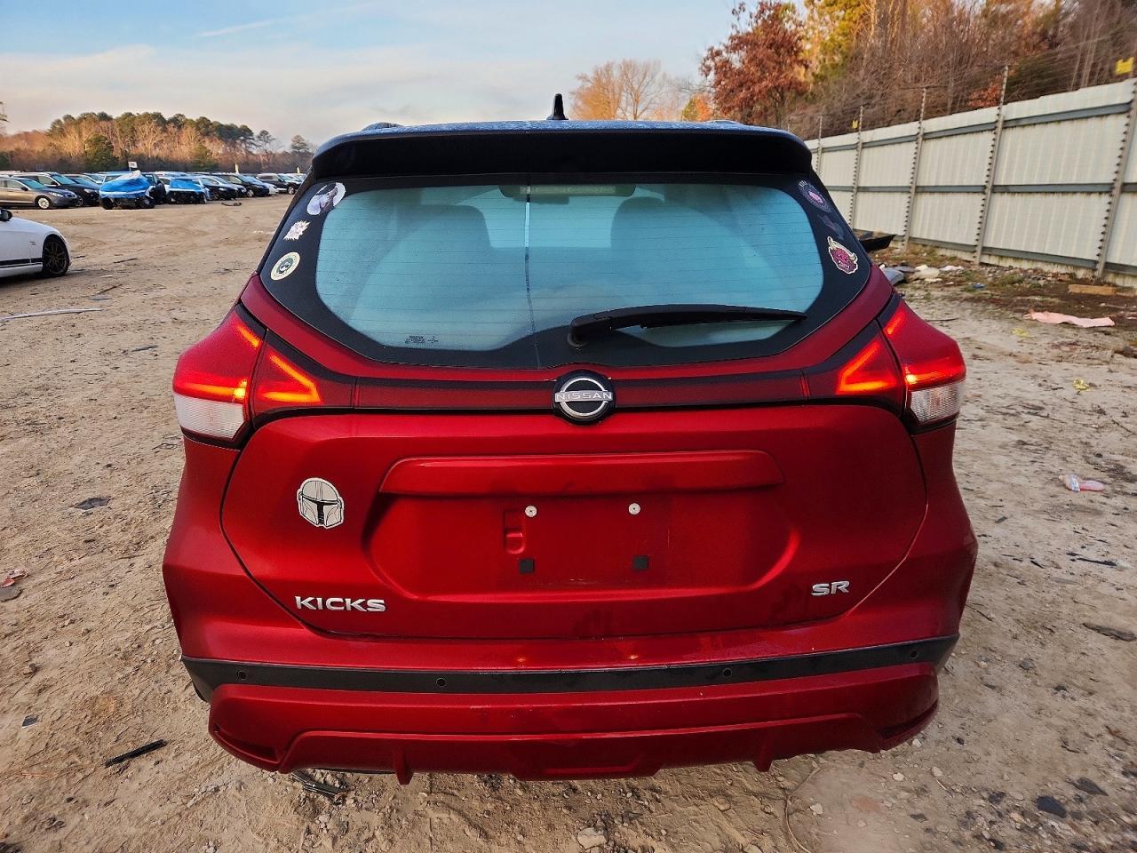2023 NISSAN KICKS